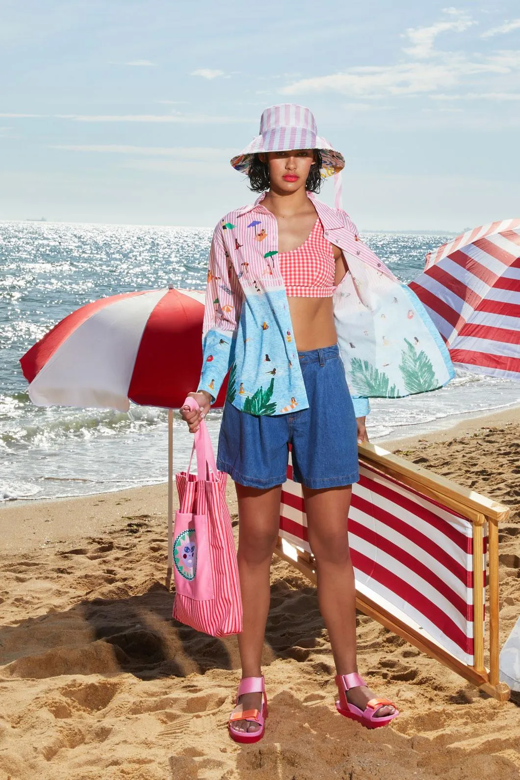 Busy Beach Sun Hat