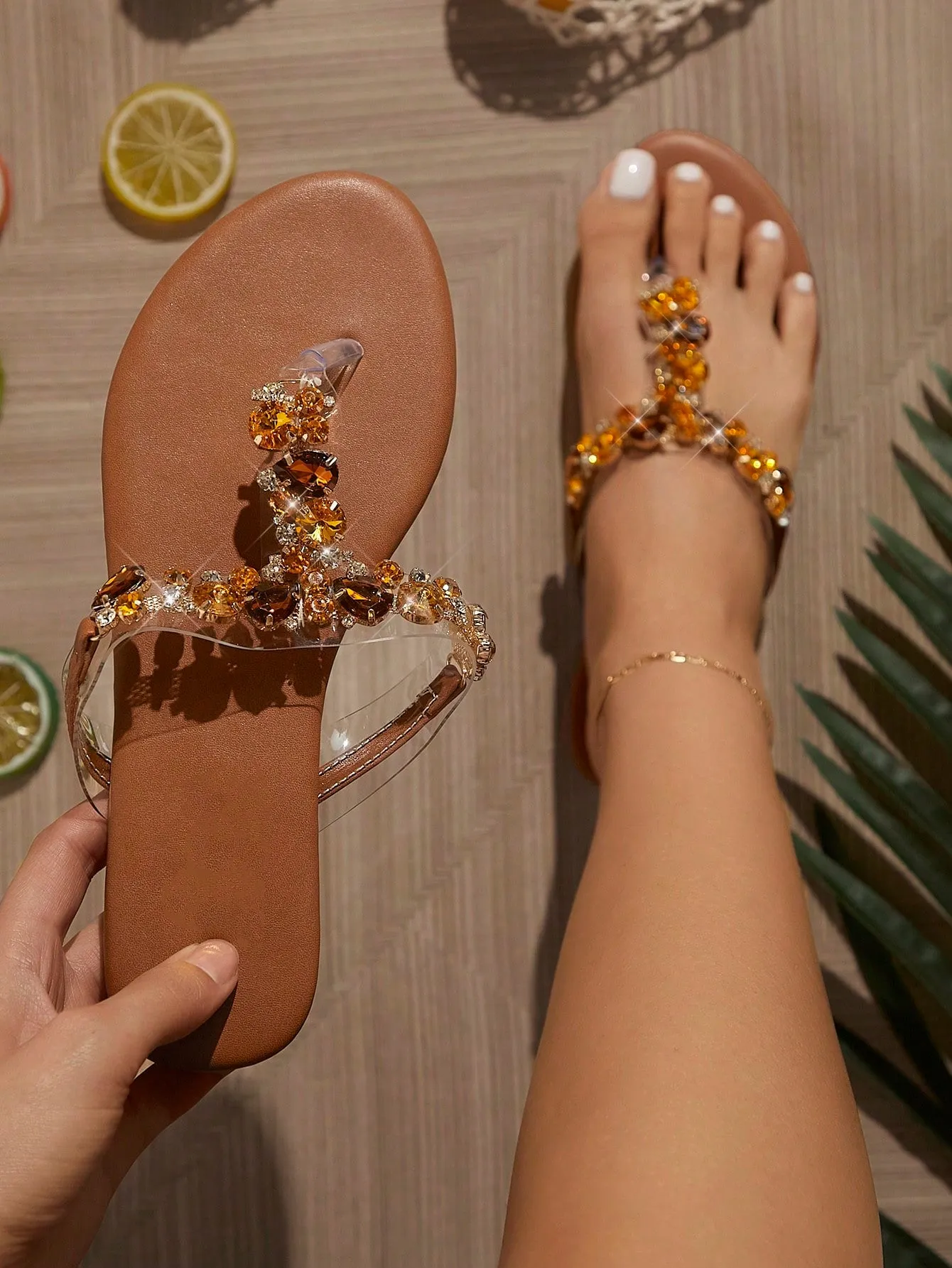 Fashionable Women's Rhinestone Flat Sandals