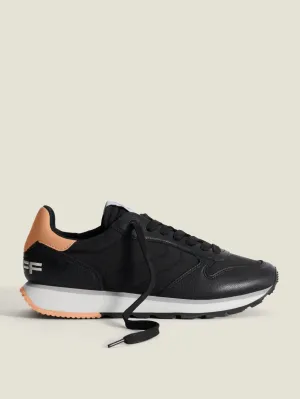 Hoff Track and Field Trainers in Cumae Black