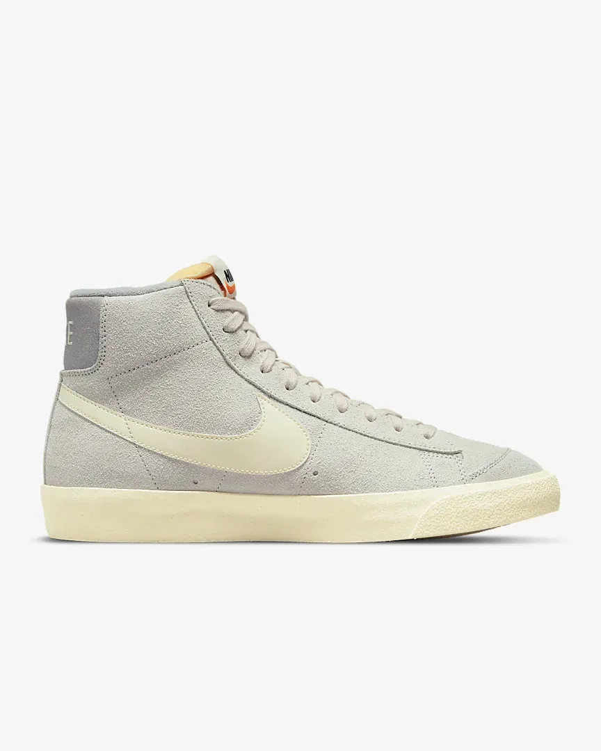 NIKE BLAZER MID '77 PREMIUM Light Bone Coconut Milk DM0178-001