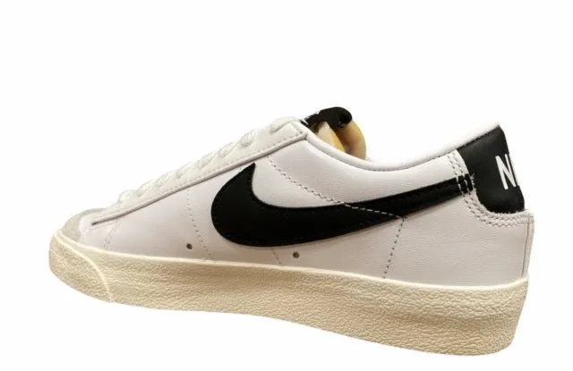 Nike scarpa sneakers da donna Blazer Low '77 DC4769 102 bianco-nero-sabbia