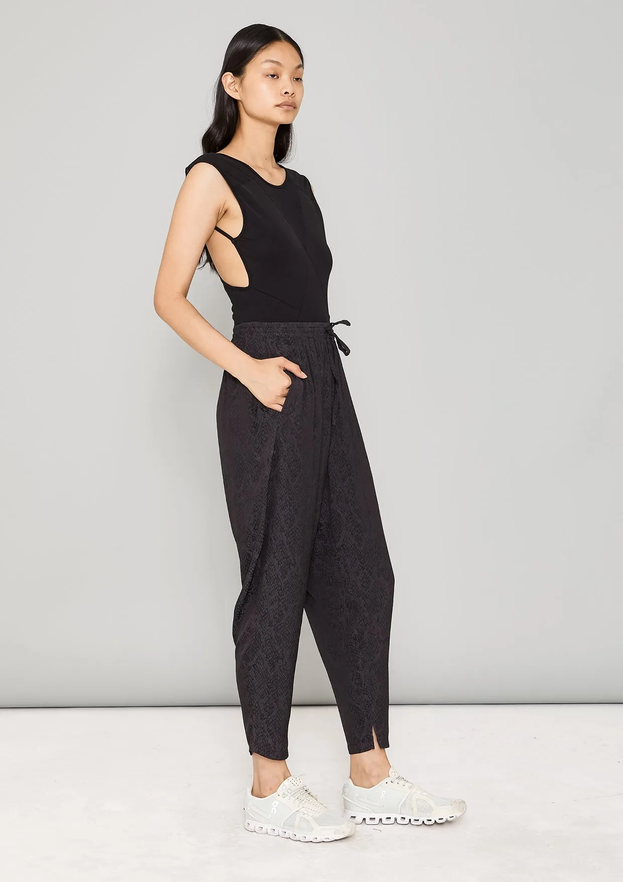 PANTS LOOSE ELASTIC- JACQUARD SATIN black snake