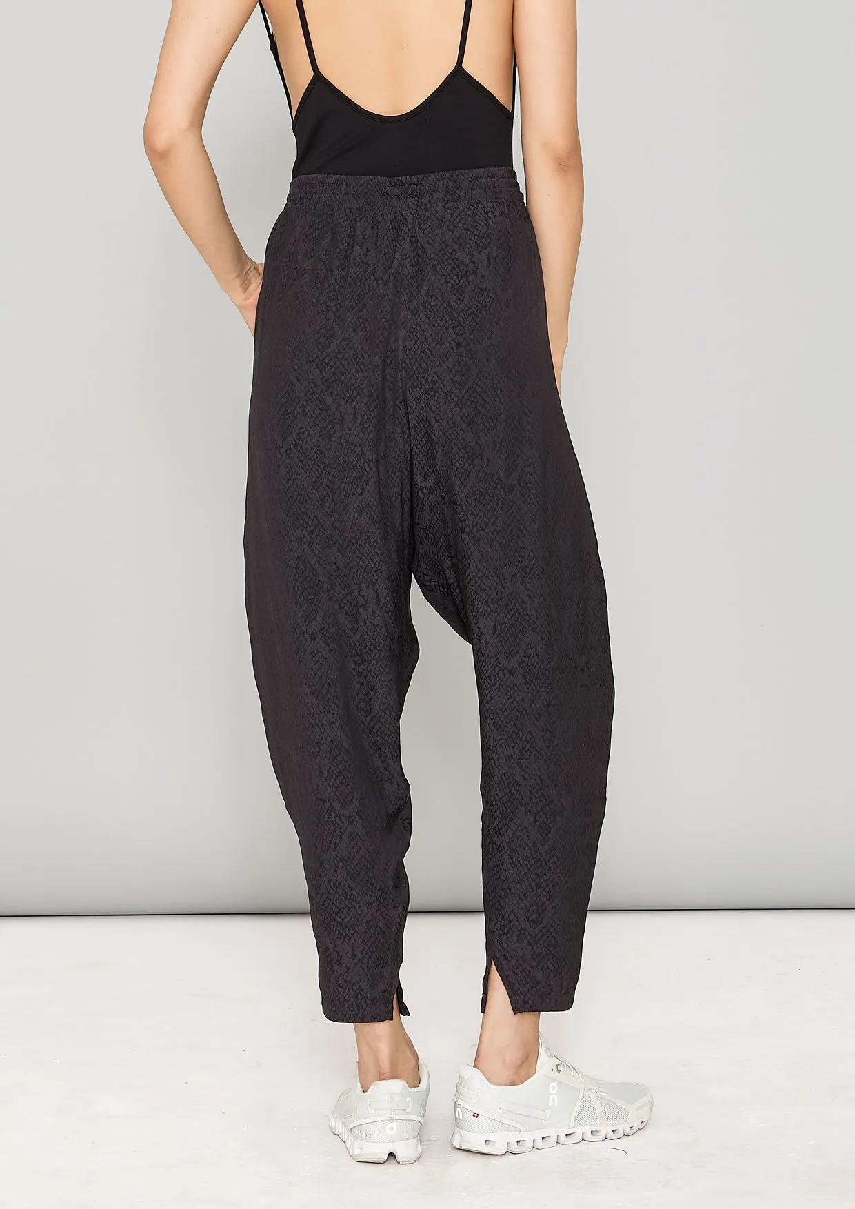 PANTS LOOSE ELASTIC- JACQUARD SATIN black snake