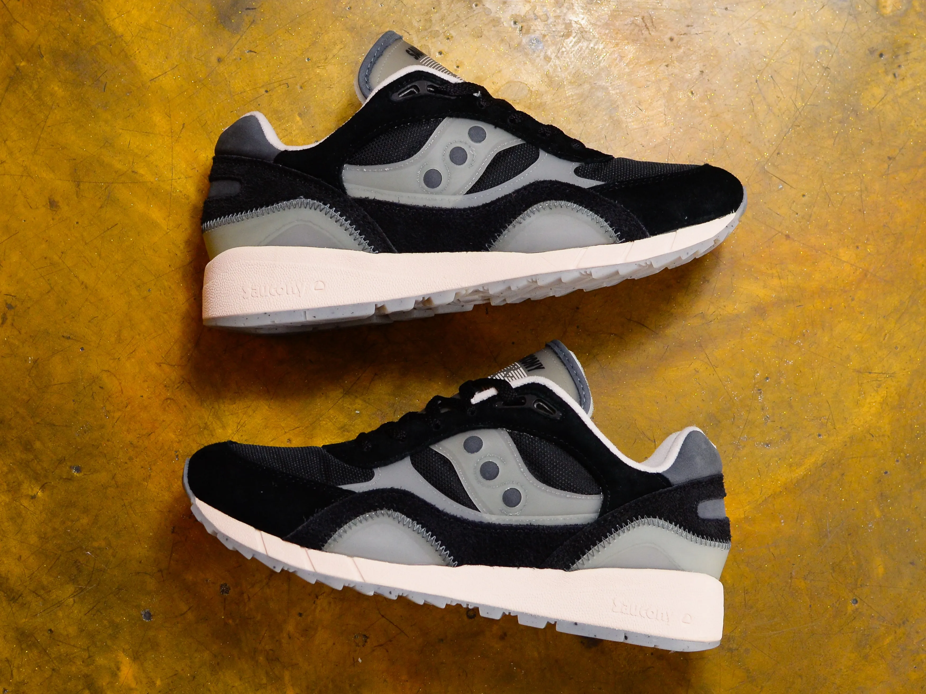 Saucony Shadow 6000 - Black