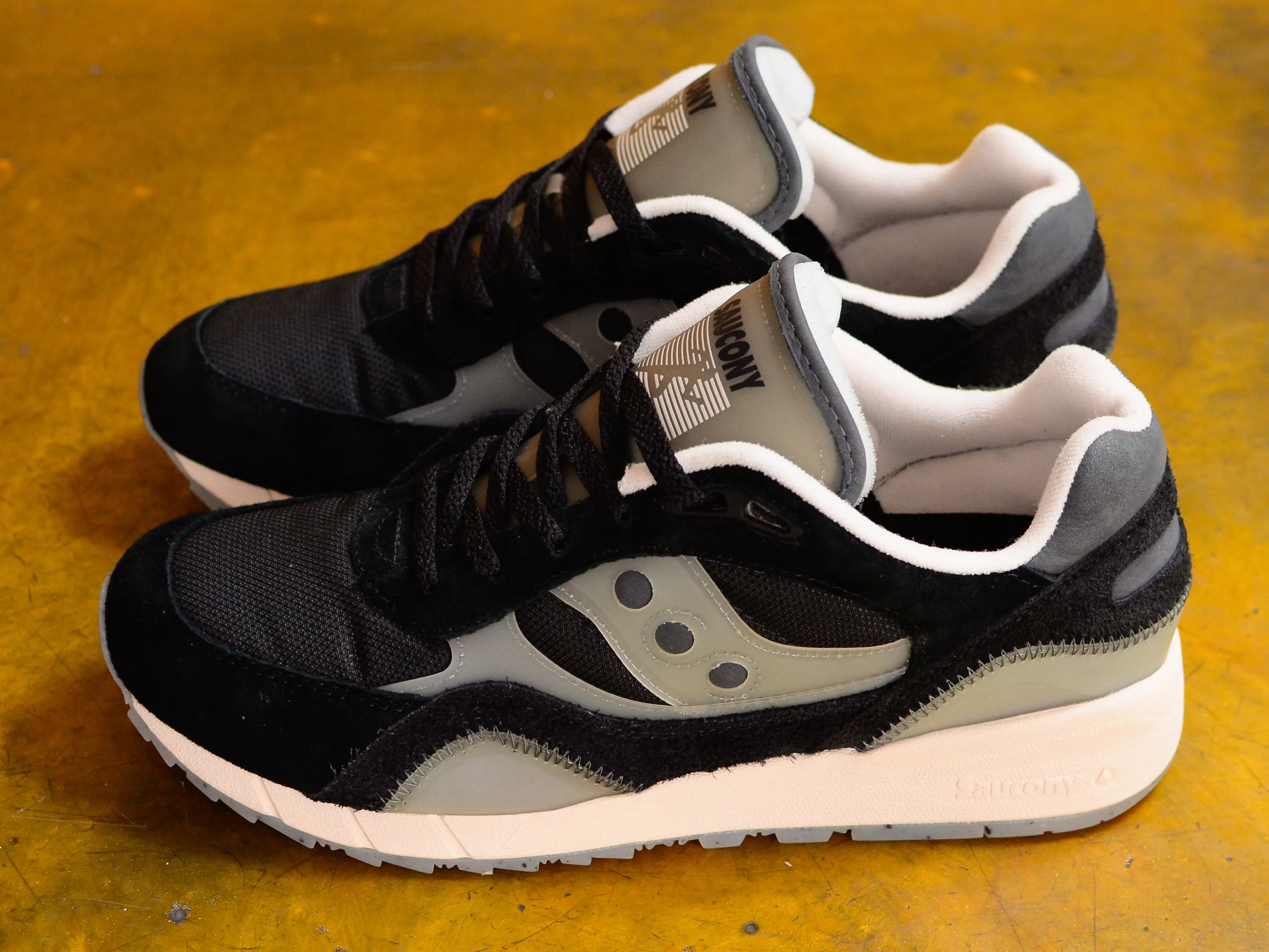 Saucony Shadow 6000 - Black