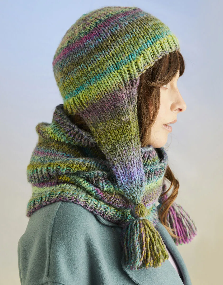 Sirdar 10709 - Anemone Hat & Snood